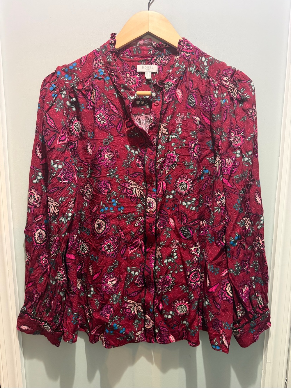 Hobbs London Floral Button-Front Ruffled Blouse in Raspberry